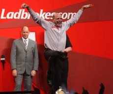 Co Stompés Markenzeichen: Der Kranich