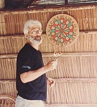 Dartoid spielt Dart im Kongo