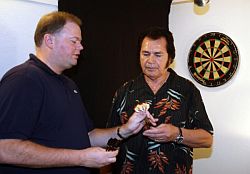 Engelbert humperdinck spielte gegen sein idol raymond van barneveld 2007 06
