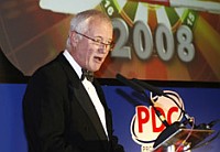 Barry hearn kuendigt zwei neue pdc tv turniere an 2008 01 11