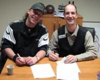 Roland scholten hat einen neuen sponsor das hartman uitzendburo 2008 02