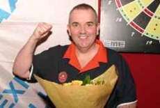 Phil taylor gewinnt die antwerp darts trophy 2008 04 12