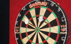 Dartspieler gewinnt 125 millionen euro jackpot 2008 11 13