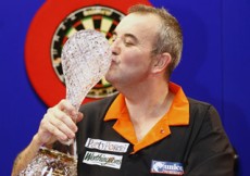 Phil taylor gewinnt die european darts championship in frankfurt 2008 11 02