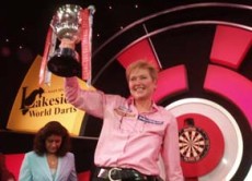 Francis hoenselaar ist bdo dart weltmeisterin 2009 2009 01 09