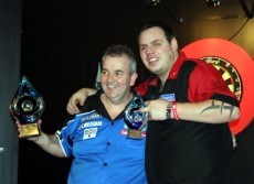 Phil taylor gewinnt die erste pdc players championship in gladbeck 2009 03