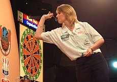 Winmau verlaengert sponsor vertrag mit trina gulliver um drei jahre 2009 04
