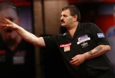 Warren Parry beim Wurf im Ally Pally 2009