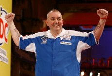 Phil taylor gewinnt das john mcevoy gold dart classic 2009 2009 10 18