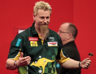 Pdc dart wm 2012 7 spieltag simon whitlock trotz gebrochenem sprunggelenk ueberragend 2011 12 21
