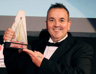 Pdc annual awards dinner 2012 phil taylor ist spieler des jahres 2011 2012 01