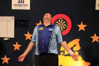 Raymond van barneveld gewinnt die pdc european darts open 2012 in duesseldorf 2012 07