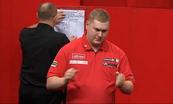 Pdc dart wm 2014 ricky evans devon petersen ueberzeugend in runde 2 2013 12