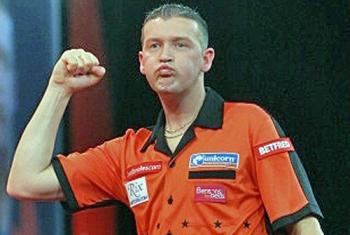 Colin osborne nun doch bei der pdc dart wm 2014 mit dabei 2013 12 09