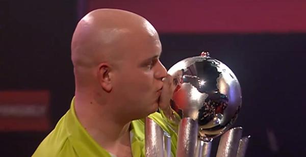 Pdc dart wm 2014 michael van gerwen ist pdc dart weltmeister 2014 2014 01