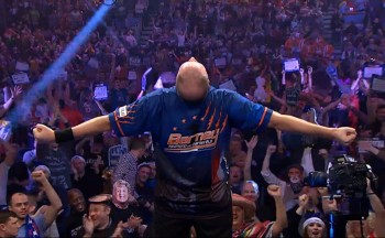 Pdc dart wm 2015 berichte achtelfinaltag lewis trotz 9 darter ausgeschieden 2014 12 30
