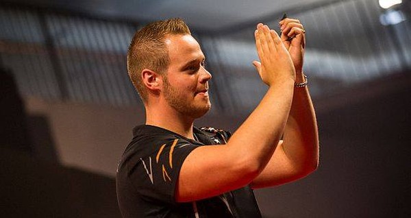 European darts matchplay 2016 wade gewinnt in hamburg hopp und suljovic erreichen viertelfinale 2016 05