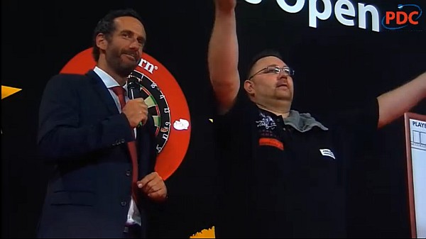 International darts open 2016 in riesa achtelfinale dragutin horvat sensationell ins viertelfinale 2016 09