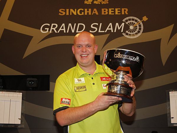 Michael van gerwen trotz ausrutschern erneut grand slam champion 2016 11