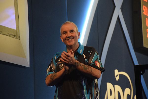 Pdc dart wm 2017 tag 4 abend phil taylor startet souveraen ins turnier 2016 12 18