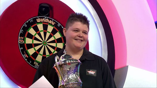 Justin van tergouw kroent sich zum bdo world youth champion 2017 2017 01