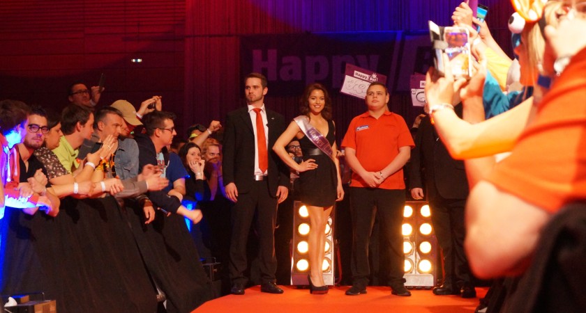 German darts open tag 2 turnierende fuer blum und roith suljovic loest pflichtaufgabe 2017 04