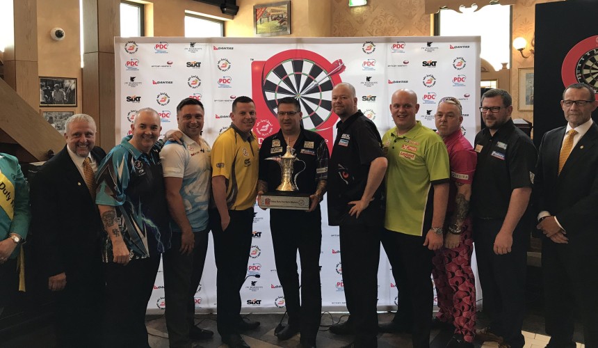 Dubai darts masters 2017 tag 1 die top 3 der welt souveraen im halbfinale 2017 05