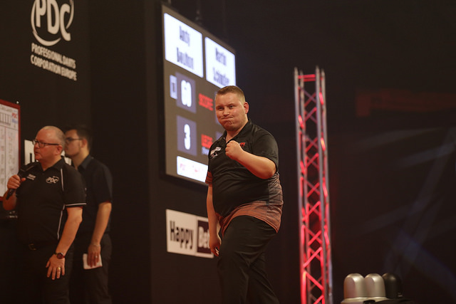 Gibraltar darts trophy 2017 tag 1 schindler uebersteht auftakthuerde eidams scheitert an henderson 2017 05