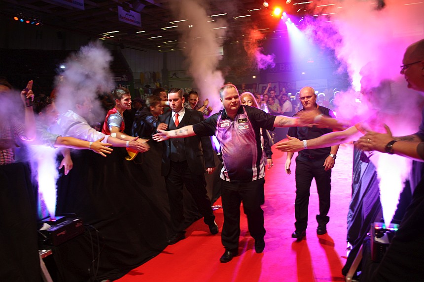 European darts open 2017 tag 1 siepmann ueberrascht erneut allenstein gewinnt deutsches duell 2017 06 30