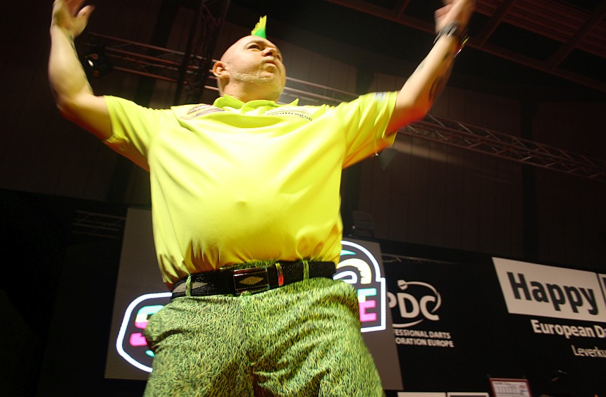 European darts open 2017 tag 2 wright und van gerwen lassen die muskeln spielen 2017 07