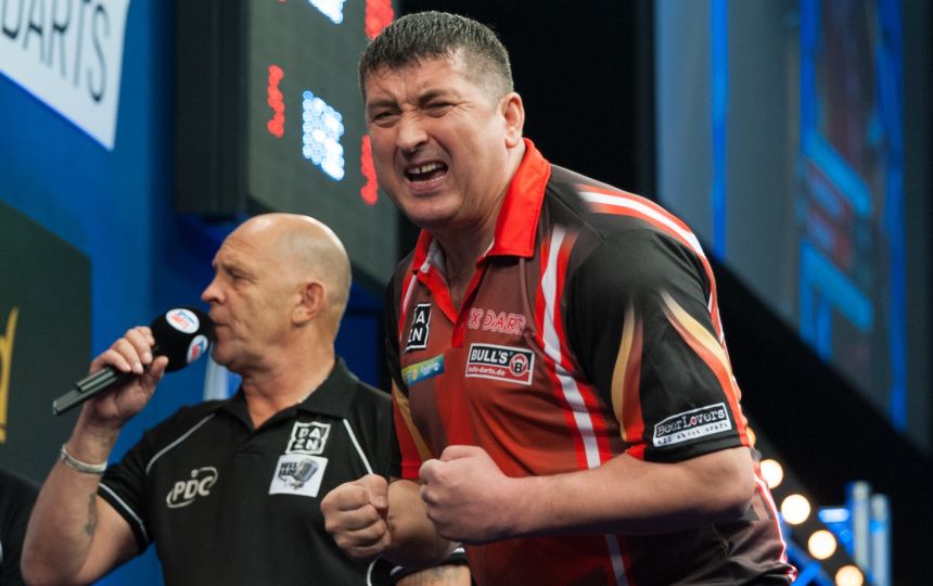 Grand slam 2017 tag 2 mittag suljovic mit zweitem sieg gruppenerster wright gelingt witewash 2017 11 12