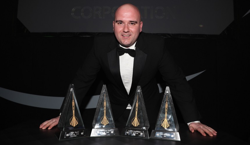 Pdc awards dinner van gerwen ist spieler des jahres cross raeumte ab 2018 01