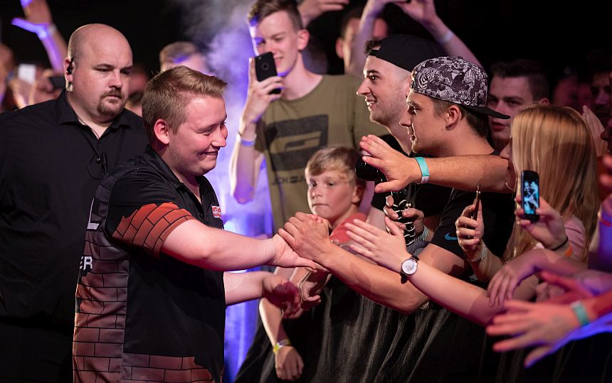 Super league darts germany 4 spieltag schindler weiter an der spitze 2018 08