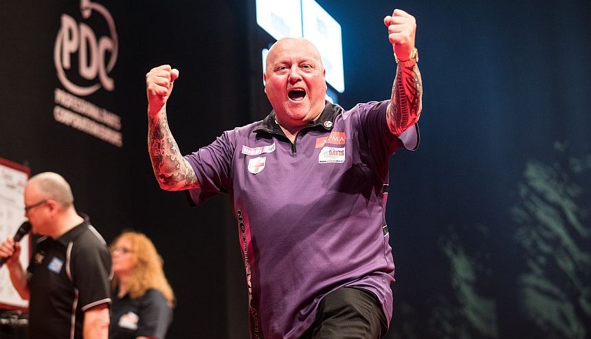 Lakeside world pro playoff andy hamilton fuer bdo dart wm qualifiziert 2018 10
