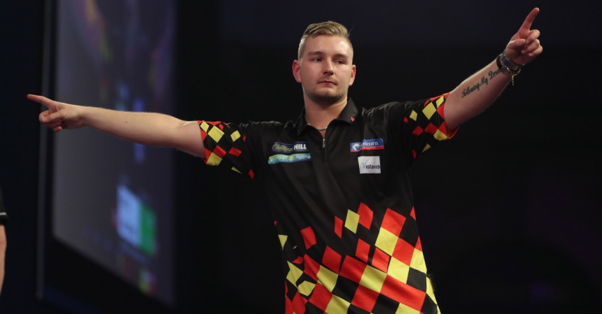 Grand slam van den bergh mit 9 darter suljovic bezwingt den weltmeister 2018 11