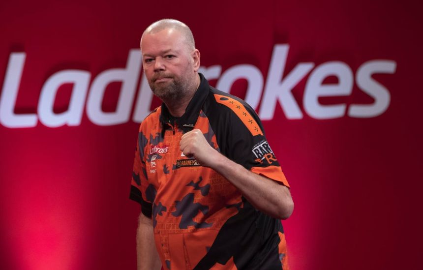 Players championship finals clemens unterliegt nach starker leistung van barneveld marschiert weiter 2019 11 23