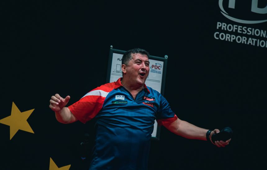 European darts grand prix deutsches quartett unterliegt suljovic verzueckt 2020 10 17