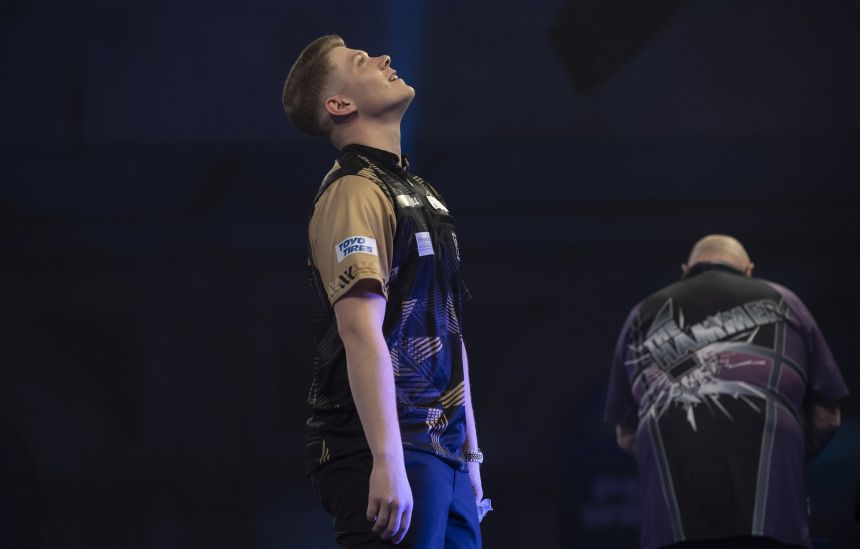 Dart wm 2021 kurz fixiert deutsches duell van gerwen ueberzeugt 2020 12 19