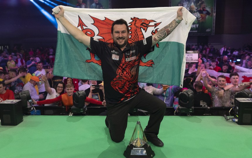 Jonny clayton gewinnt premier league 2021 2021 05 28