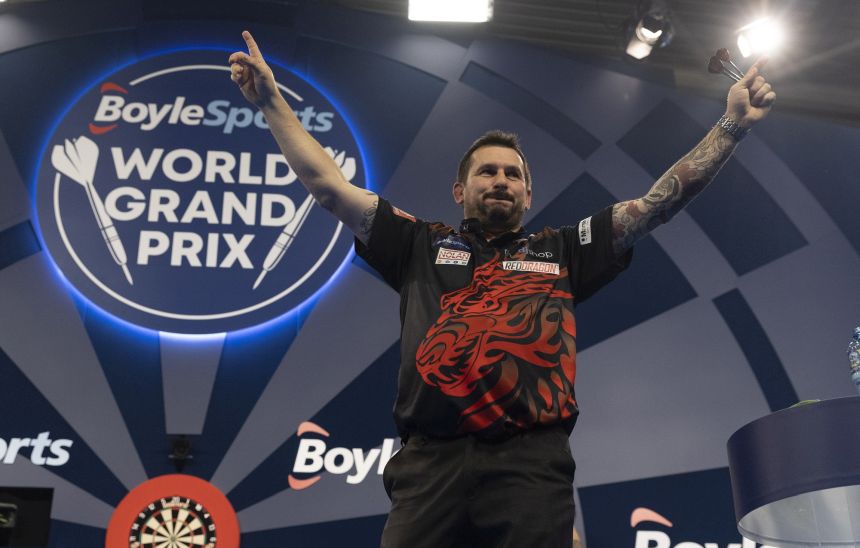 World grand prix clayton und price sichern walisisches finale 2021 10