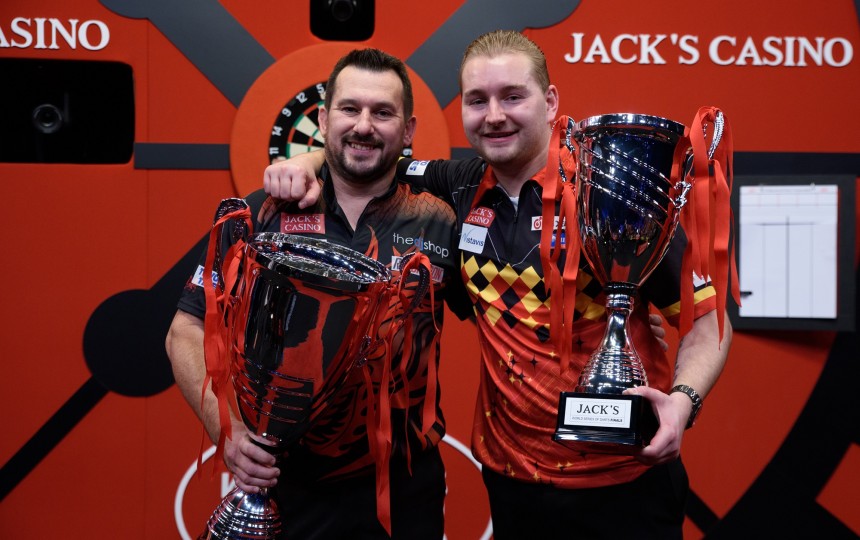 Jonny clayton gewinnt auch die world series finals 2021 10
