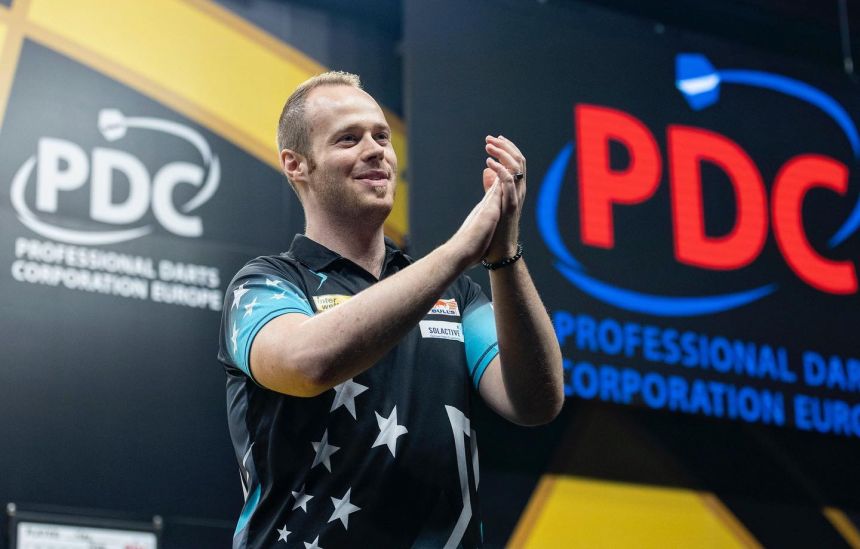 German darts grand prix hopp und schindler kommen weiter 2022 04