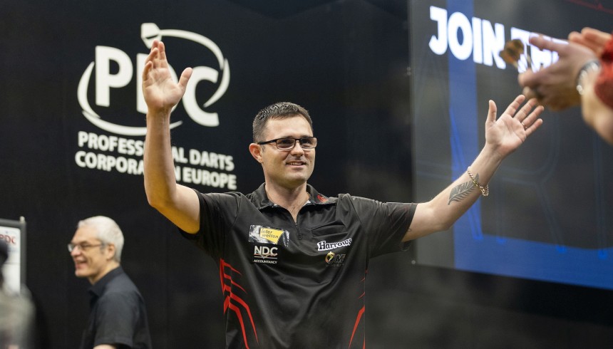 Damon heta gewinnt die letzte ausgabe der gibraltar darts trophy 2022 10 16