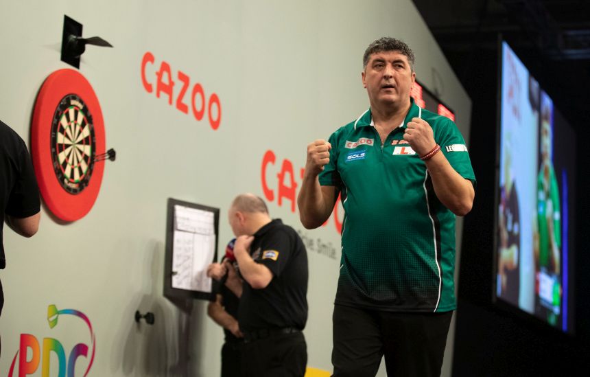 Dart wm 2023 suljovic problemlos weiter van duijvenbode uebersteht matchdart 2022 12