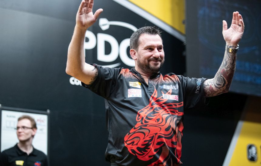 Jonny clayton gewinnt zum zweiten mal in graz 2023 04