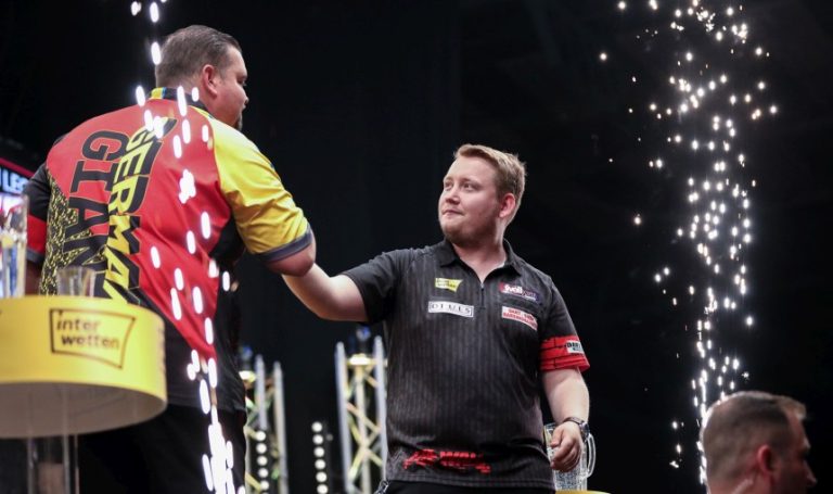 European Darts Grand Prix: Schindler gewinnt deutsches Topduell - dartn.de