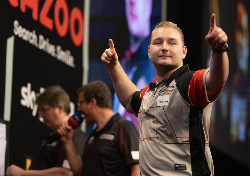 Premier league triumph fuer van den bergh clayton im halbfinale 2023 05 18