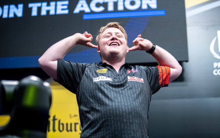 Hungarian darts trophy schindler haelt deutsche fahne hoch pietreczko verpasst world grand prix 2023 09 23