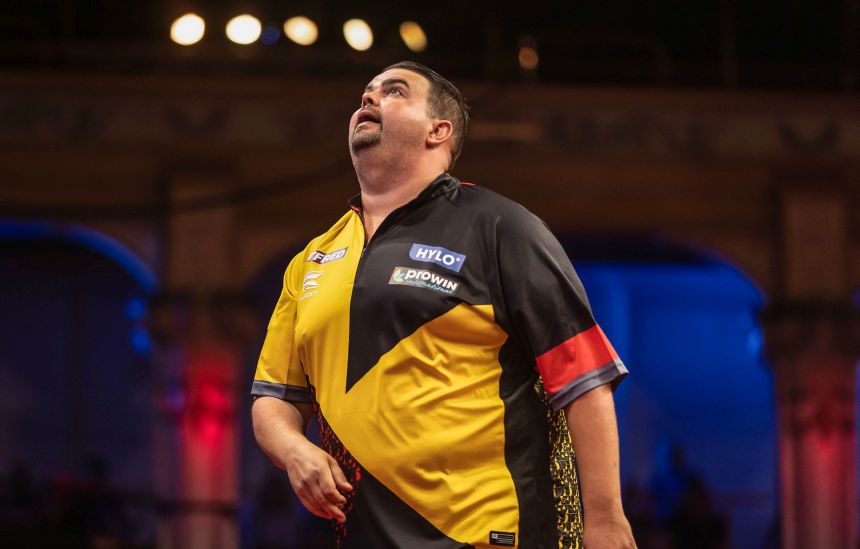 World grand prix clemens unterliegt wright chisnall und clayton raus 2023 10