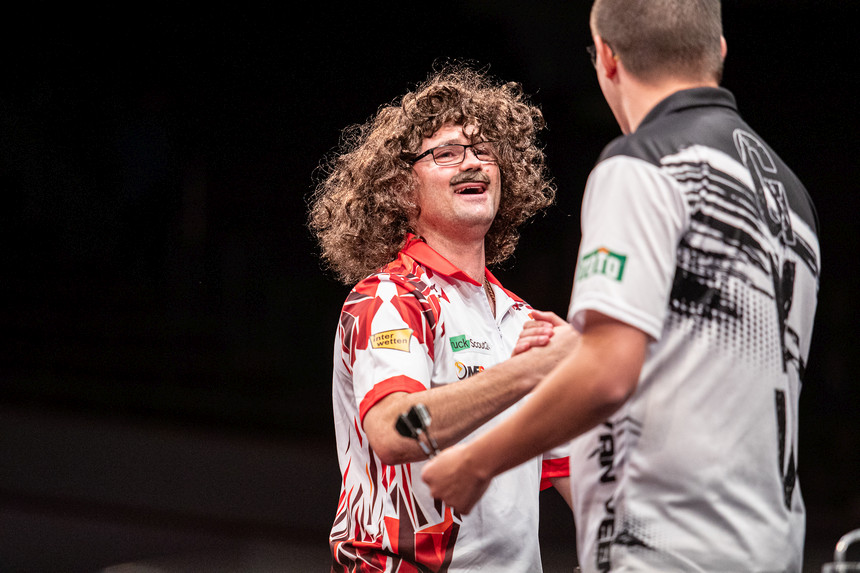 Dartn de wm countdown 2024 damon heta 10 mit starker wm in die premier league 2023 12 01